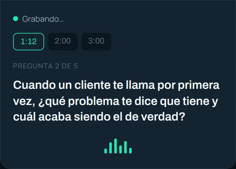 Pantalla del móvil grabando la segunda de cinco preguntas de la entrevista, con el contador de tiempo activo y la pregunta en primer plano.